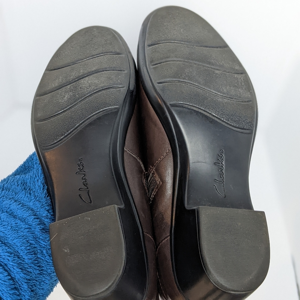 Clarks leather ankle boots - Picture 15 of 16